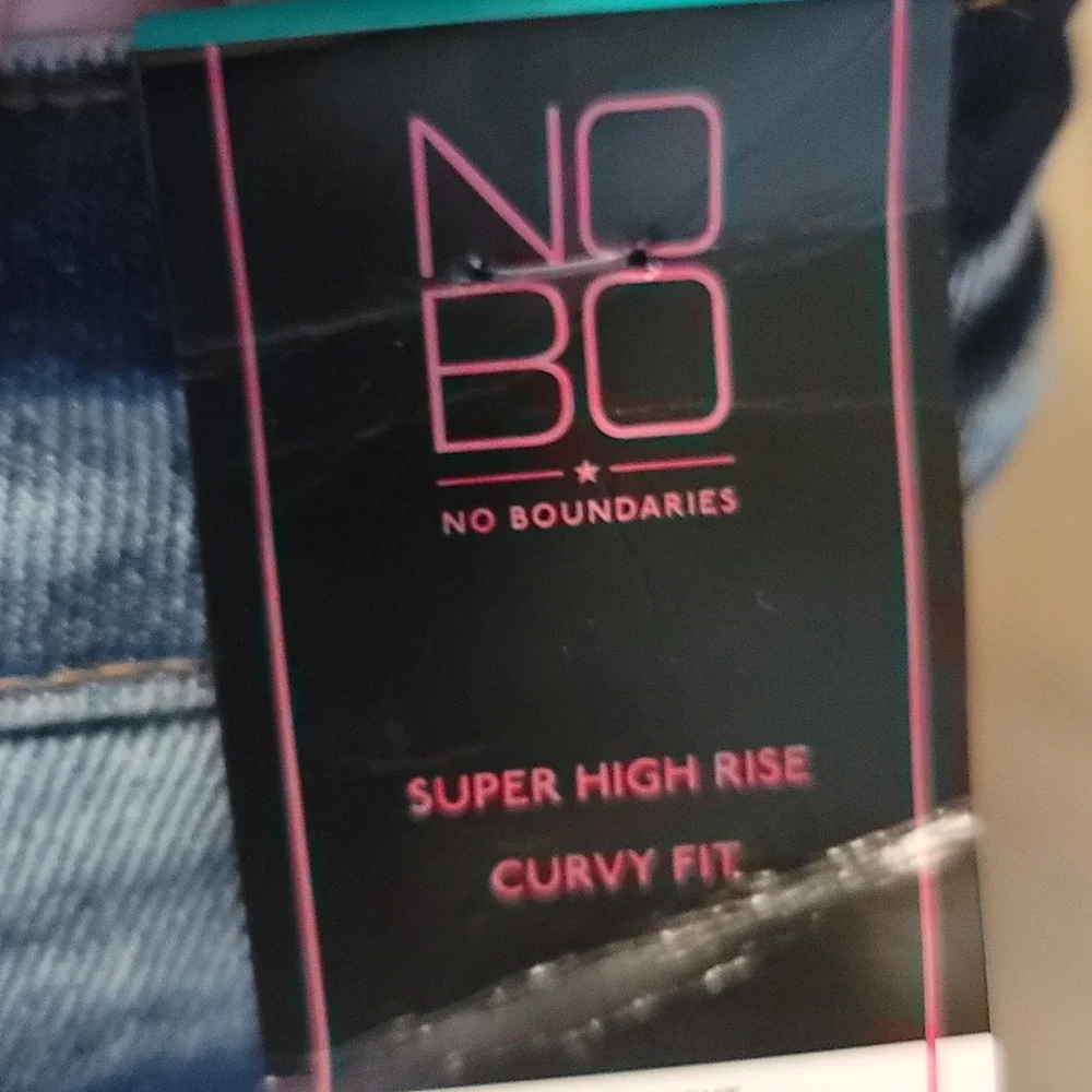 NWT Super High Rise Straight Curvy fit Jeans‎
